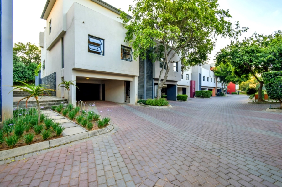 2 Bedroom Property for Sale in Lombardy Gauteng