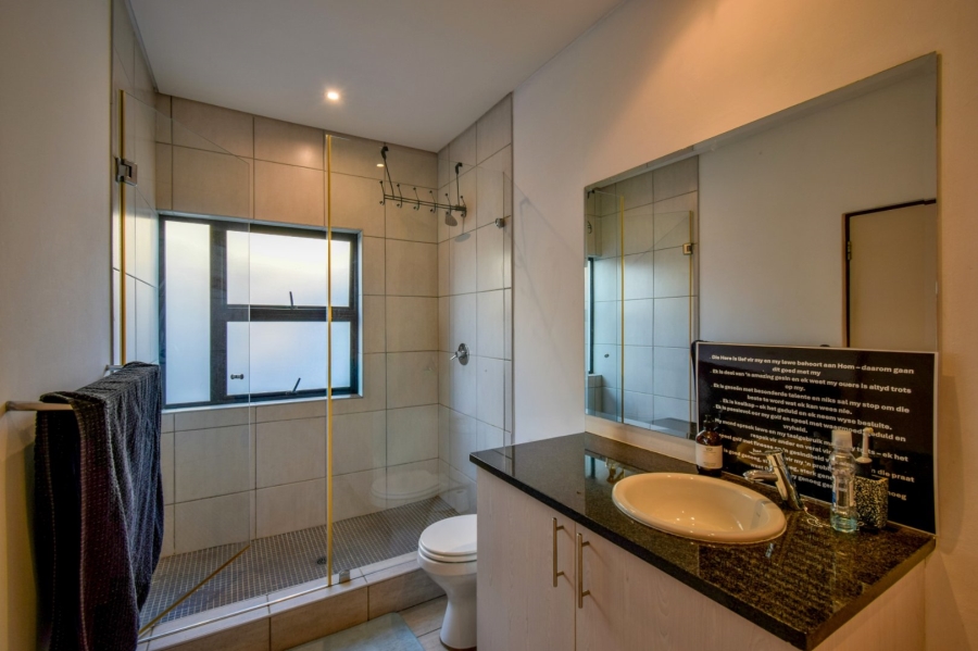 2 Bedroom Property for Sale in Lombardy Gauteng