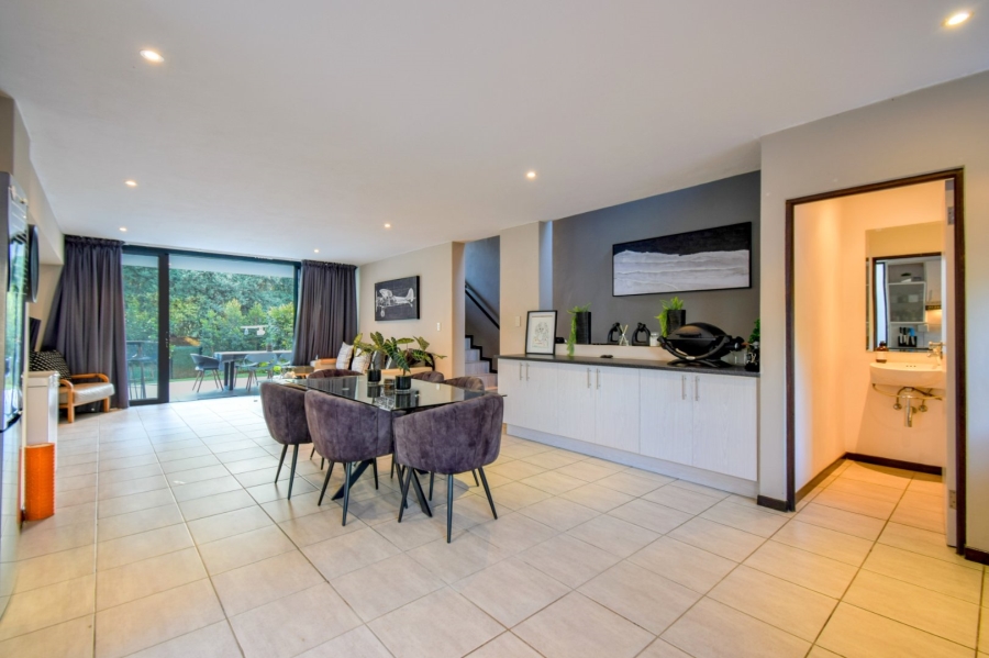 2 Bedroom Property for Sale in Lombardy Gauteng