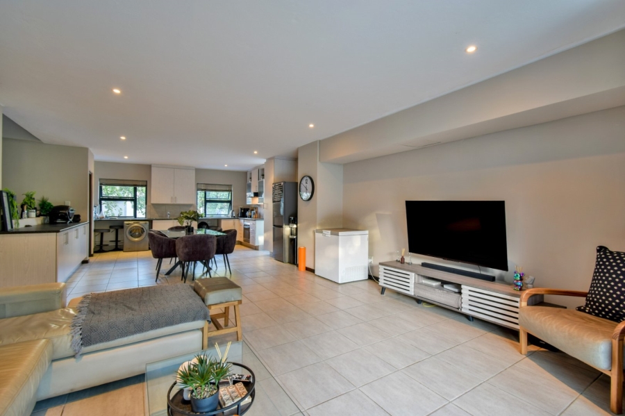 2 Bedroom Property for Sale in Lombardy Gauteng