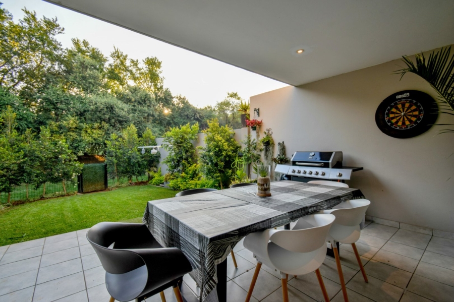 2 Bedroom Property for Sale in Lombardy Gauteng