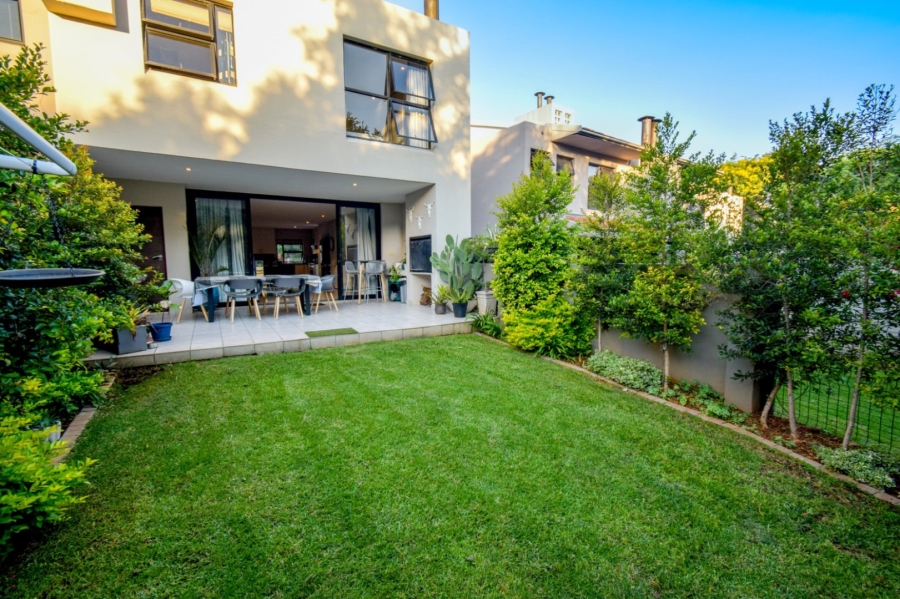 2 Bedroom Property for Sale in Lombardy Gauteng