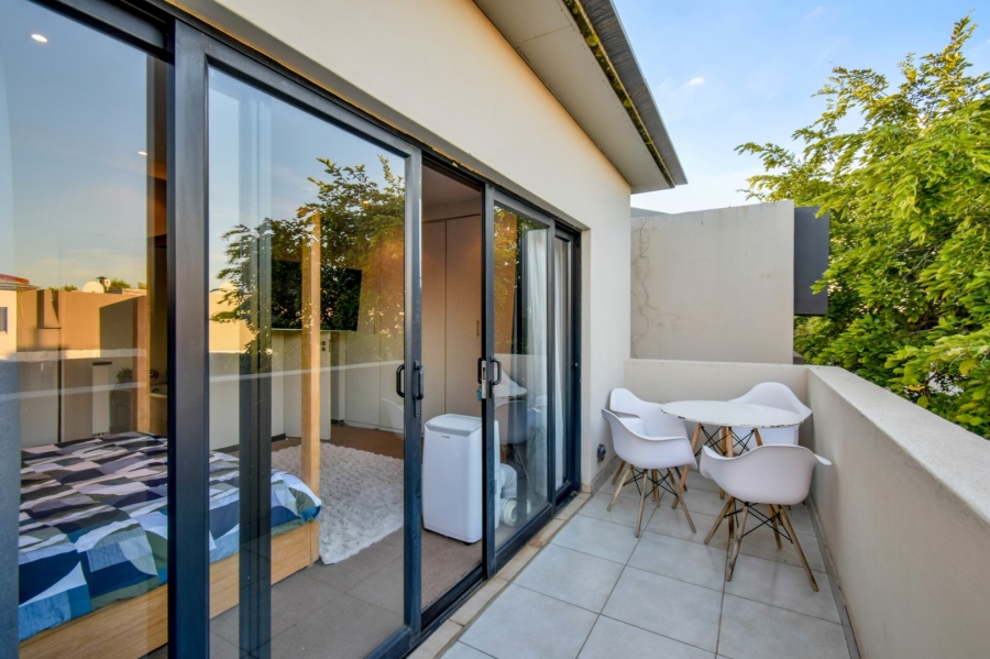 2 Bedroom Property for Sale in Lombardy Gauteng