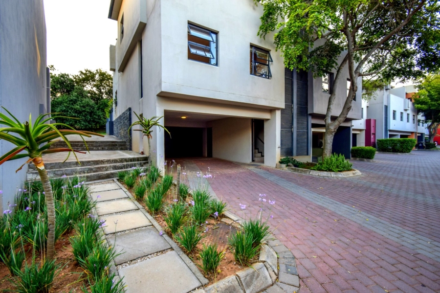 2 Bedroom Property for Sale in Lombardy Gauteng