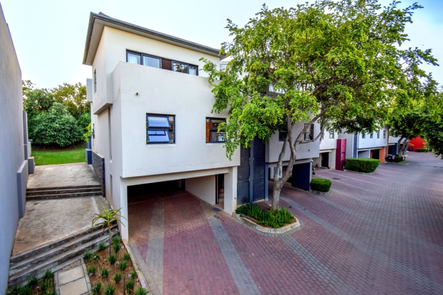 2 Bedroom Property for Sale in Lombardy Gauteng