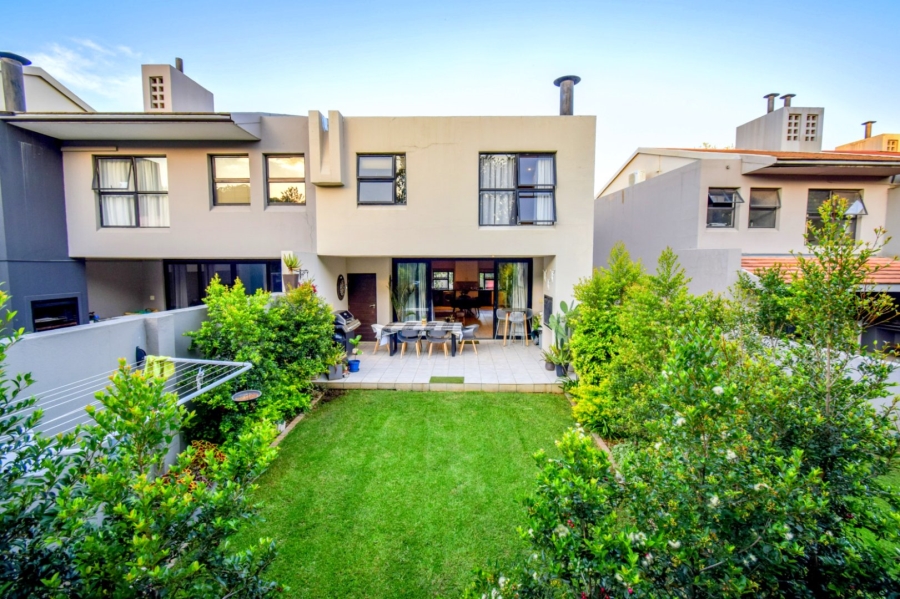 2 Bedroom Property for Sale in Lombardy Gauteng