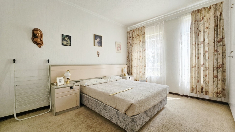 2 Bedroom Property for Sale in Three Rivers Proper Gauteng