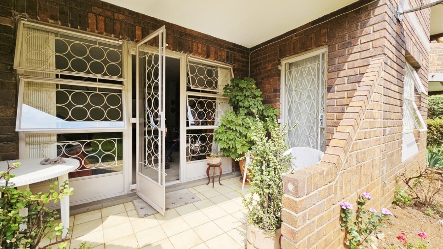 2 Bedroom Property for Sale in Three Rivers Proper Gauteng