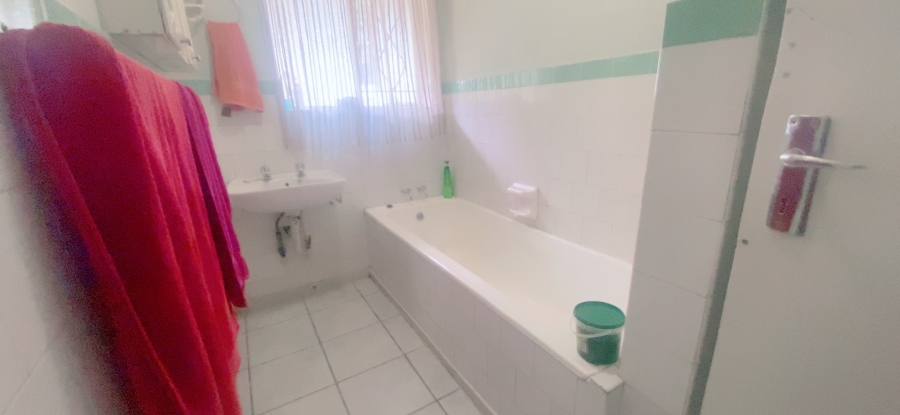 3 Bedroom Property for Sale in Three Rivers Gauteng