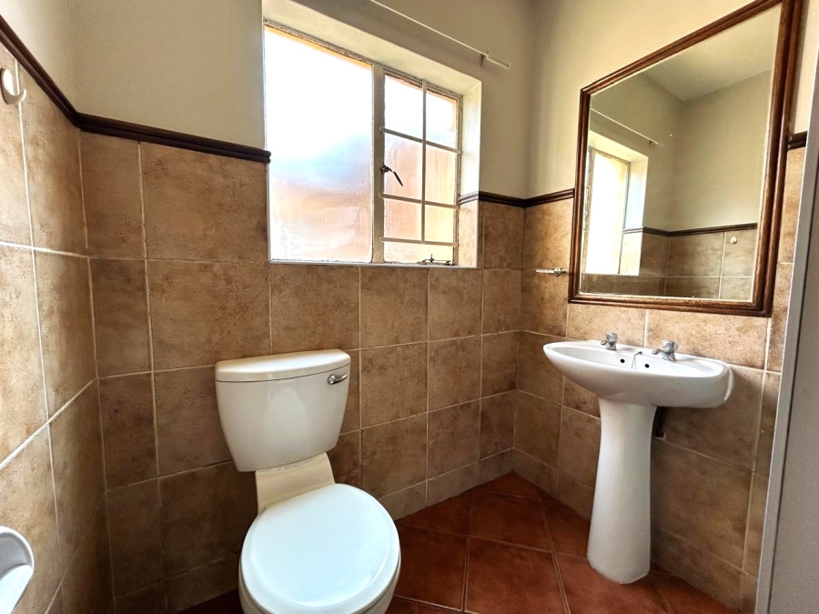  Bedroom Property for Sale in Eco Park Gauteng