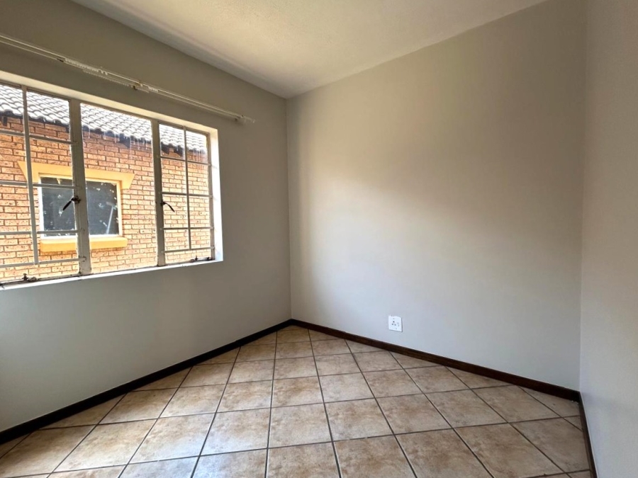  Bedroom Property for Sale in Eco Park Gauteng