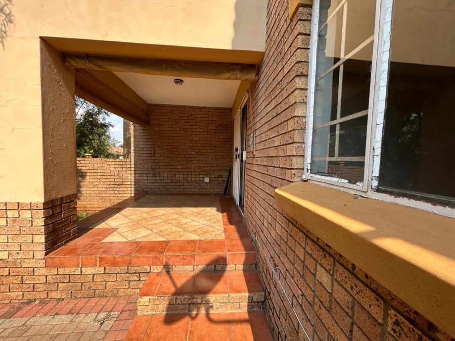  Bedroom Property for Sale in Eco Park Gauteng