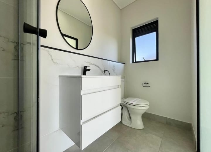 1 Bedroom Property for Sale in Waterfall Gauteng