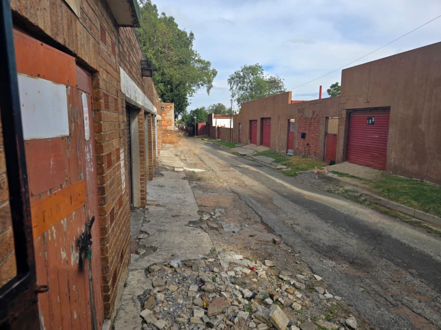 2 Bedroom Property for Sale in Cason Gauteng