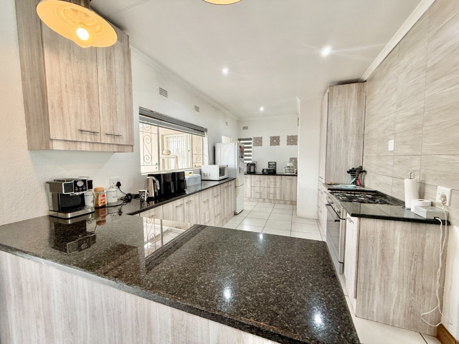 4 Bedroom Property for Sale in Brackenhurst Gauteng