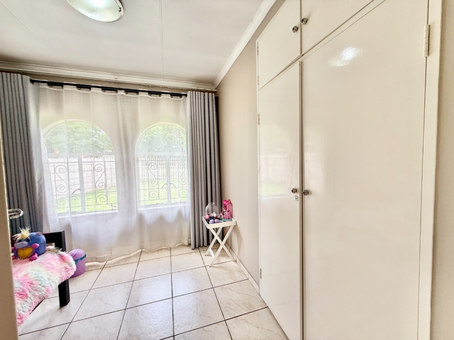 4 Bedroom Property for Sale in Brackenhurst Gauteng