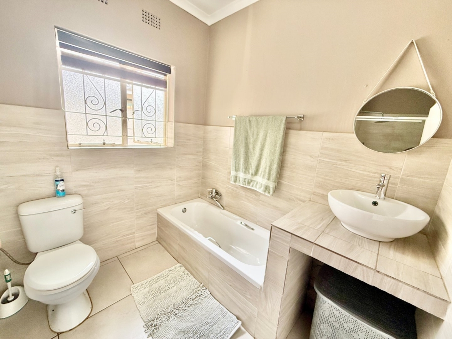 4 Bedroom Property for Sale in Brackenhurst Gauteng