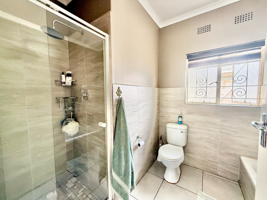 4 Bedroom Property for Sale in Brackenhurst Gauteng