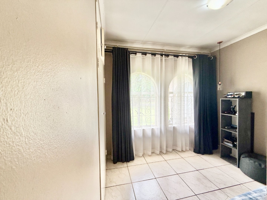 4 Bedroom Property for Sale in Brackenhurst Gauteng