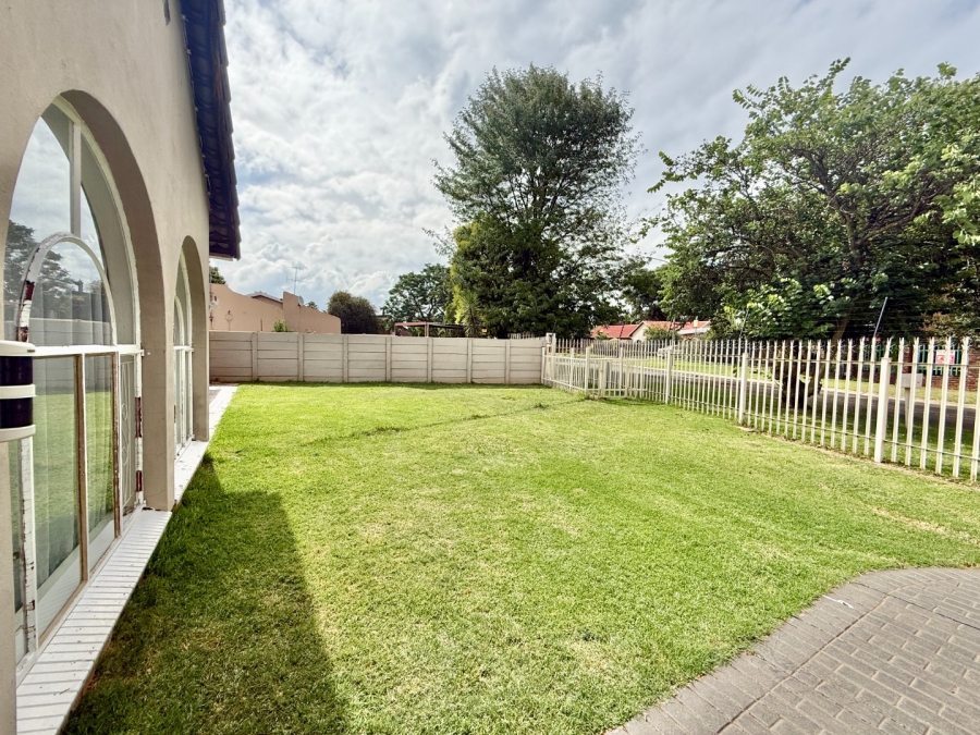 4 Bedroom Property for Sale in Brackenhurst Gauteng