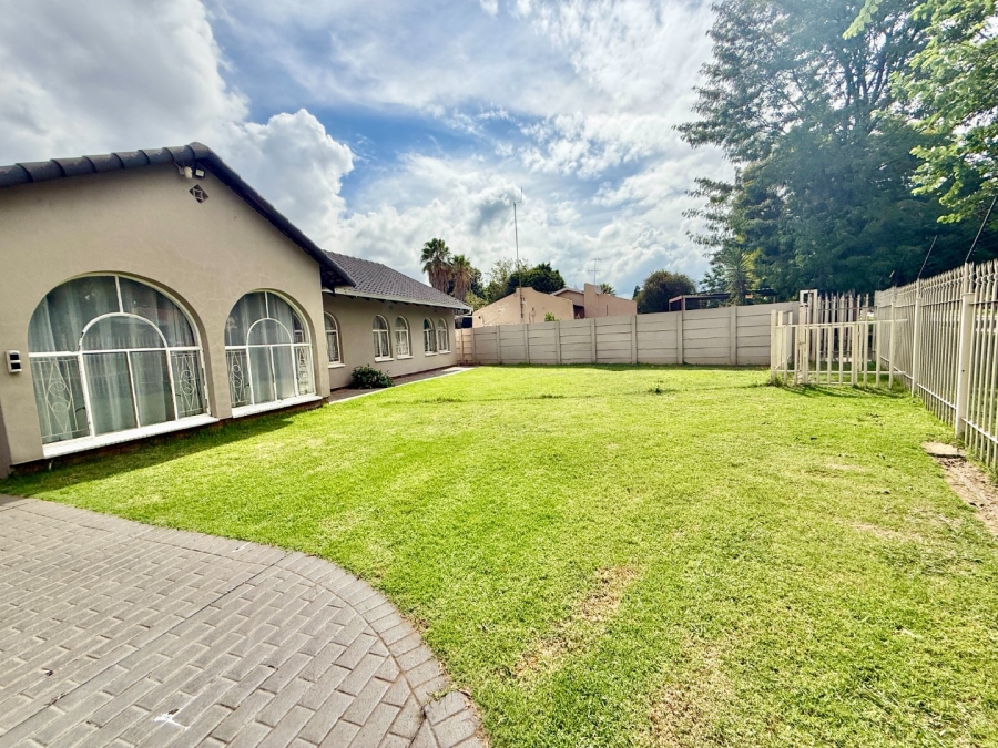 4 Bedroom Property for Sale in Brackenhurst Gauteng