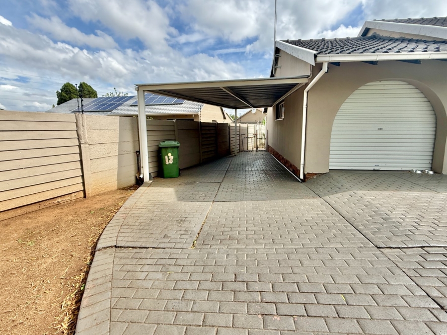 4 Bedroom Property for Sale in Brackenhurst Gauteng