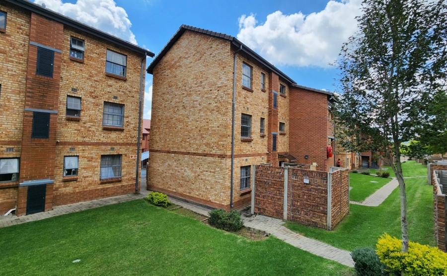  Bedroom Property for Sale in Noordwyk Gauteng