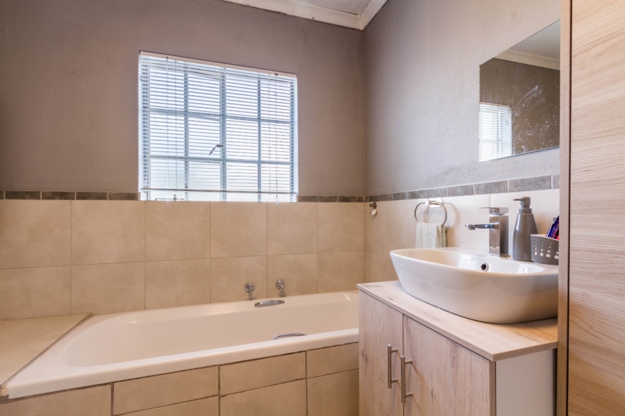 3 Bedroom Property for Sale in Equestria Gauteng