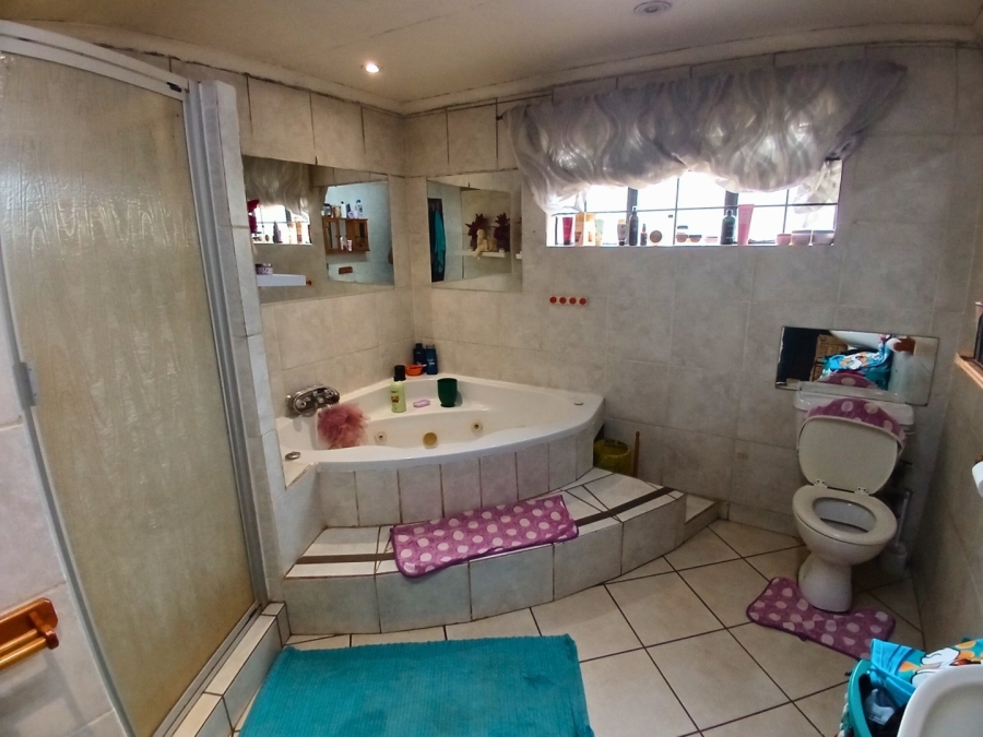 Commercial Property for Sale in Kameeldrift West Gauteng