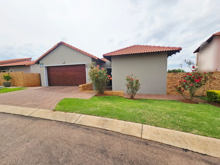 3 Bedroom Property for Sale in Monavoni Gauteng