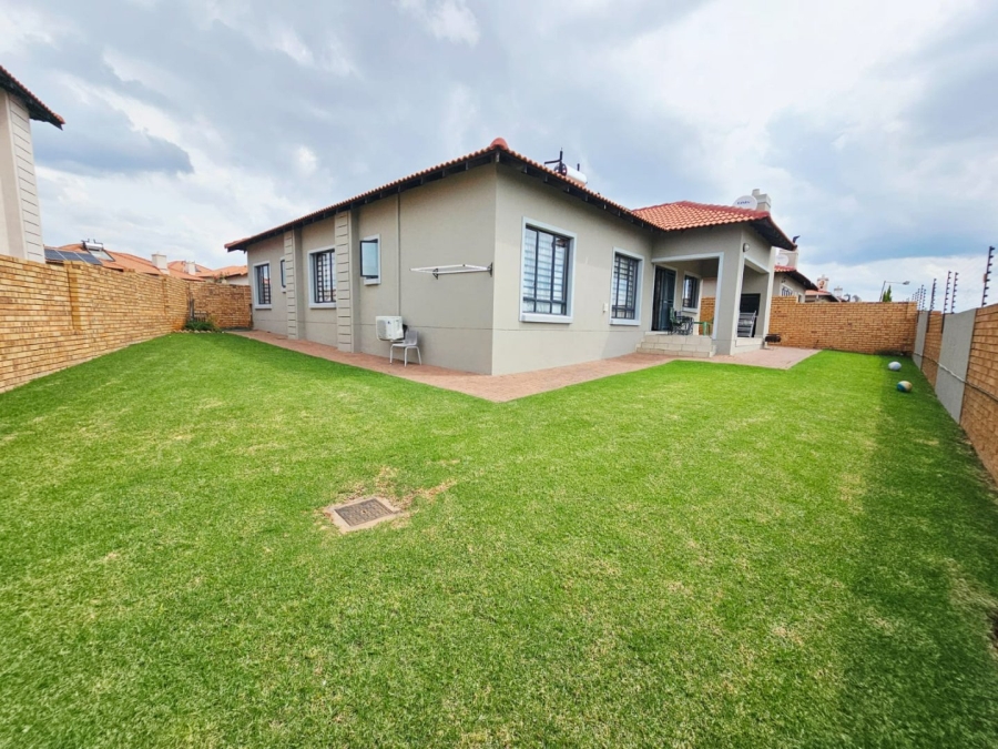 3 Bedroom Property for Sale in Monavoni Gauteng