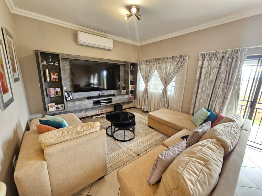 3 Bedroom Property for Sale in Monavoni Gauteng