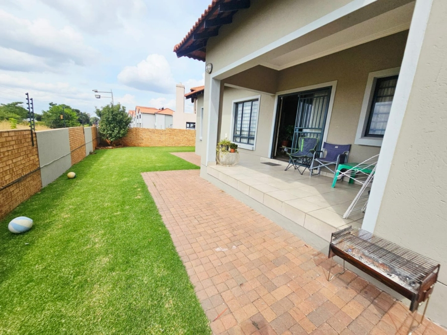 3 Bedroom Property for Sale in Monavoni Gauteng