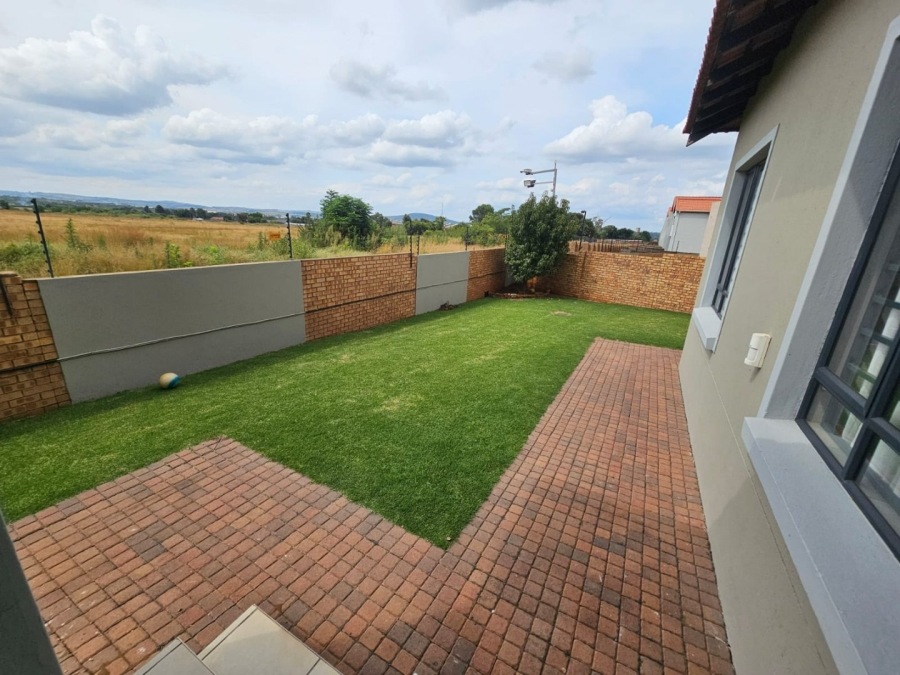 3 Bedroom Property for Sale in Monavoni Gauteng