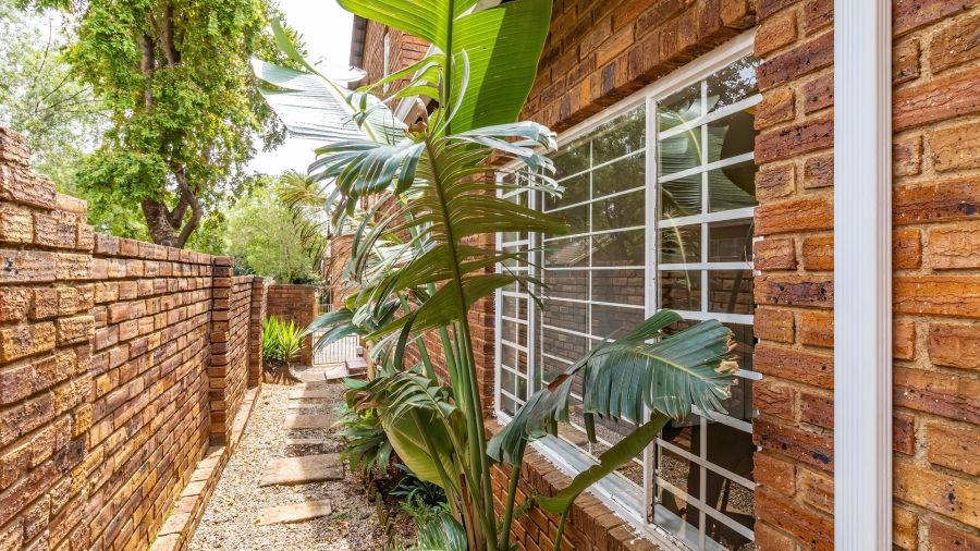 3 Bedroom Property for Sale in Wilgeheuwel Gauteng