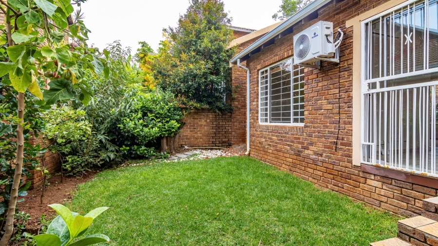 3 Bedroom Property for Sale in Wilgeheuwel Gauteng