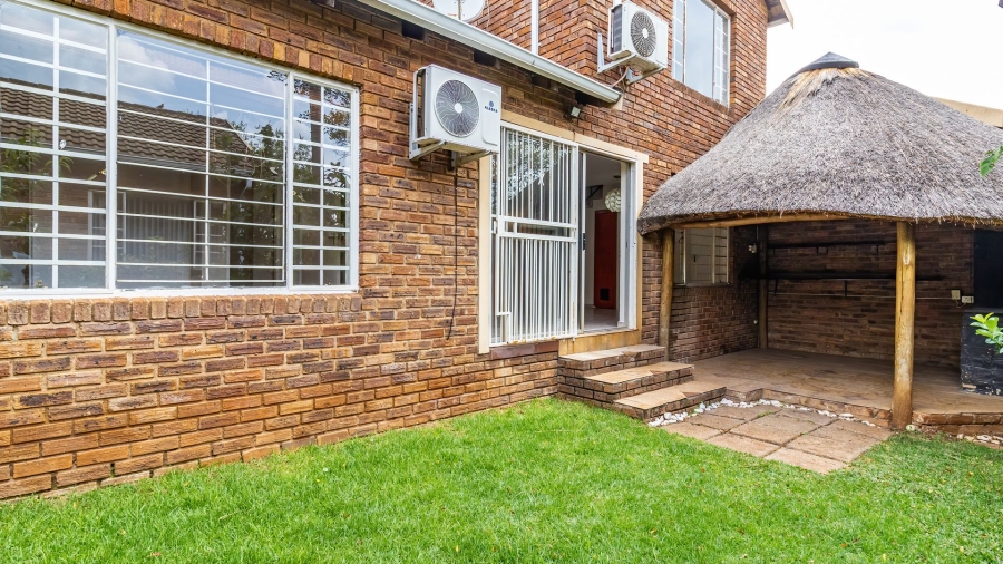 3 Bedroom Property for Sale in Wilgeheuwel Gauteng