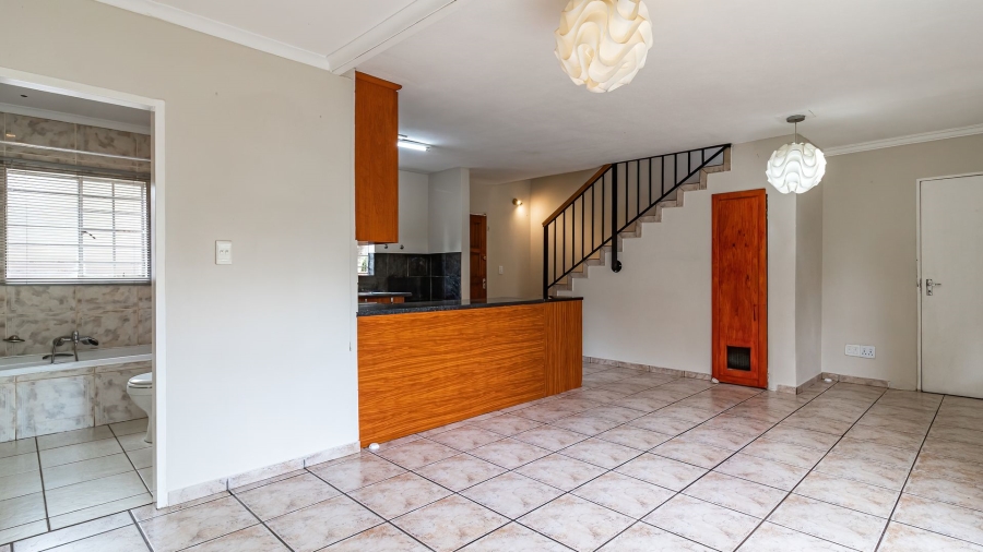 3 Bedroom Property for Sale in Wilgeheuwel Gauteng