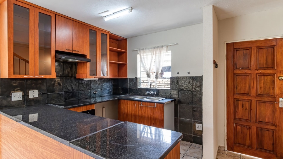 3 Bedroom Property for Sale in Wilgeheuwel Gauteng