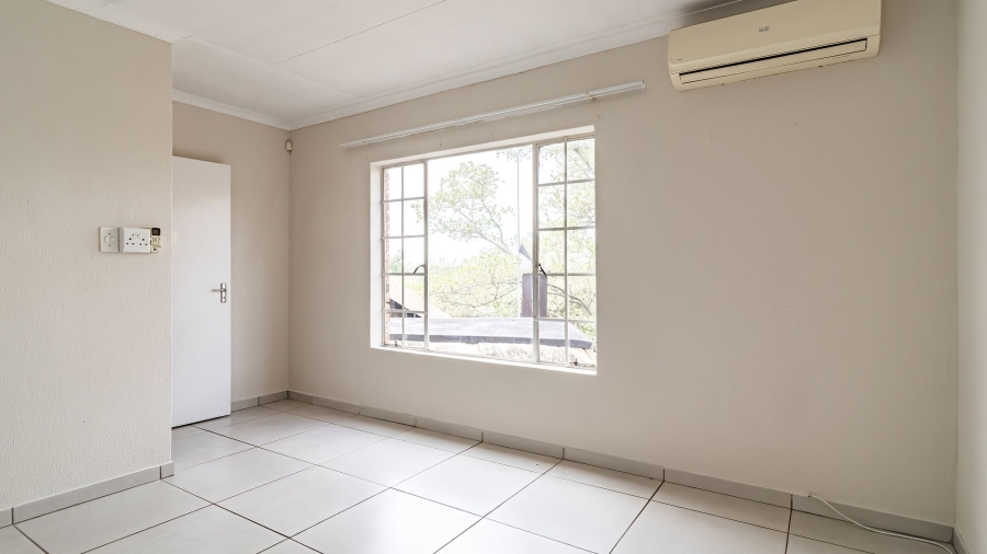 3 Bedroom Property for Sale in Wilgeheuwel Gauteng