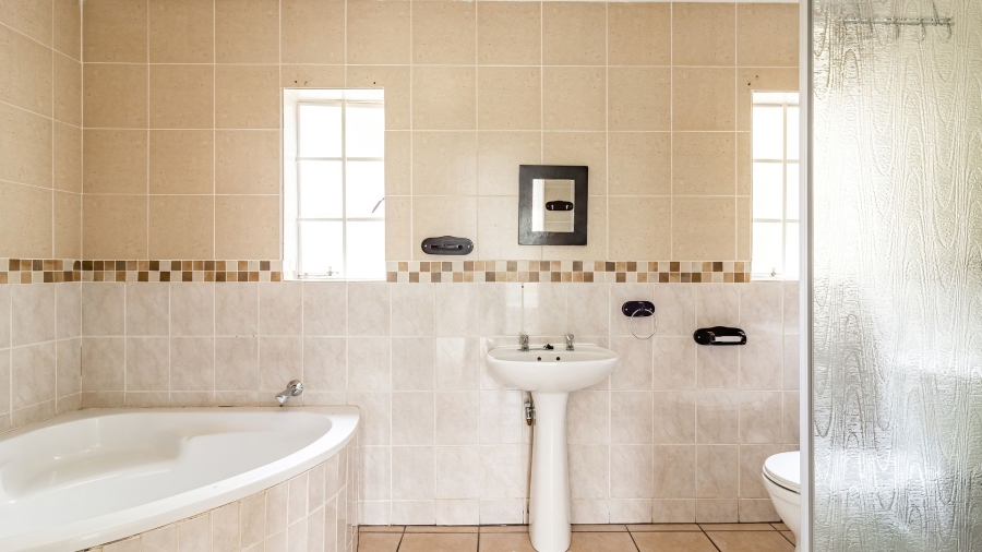 3 Bedroom Property for Sale in Wilgeheuwel Gauteng