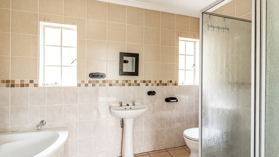 3 Bedroom Property for Sale in Wilgeheuwel Gauteng