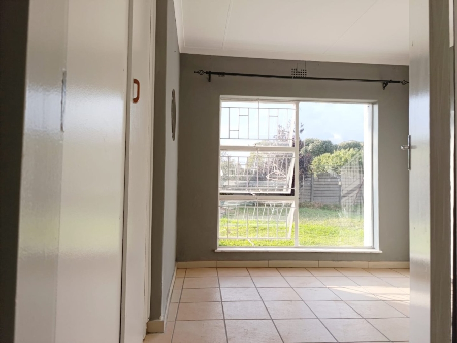 To Let 5 Bedroom Property for Rent in Mayberry Park Gauteng