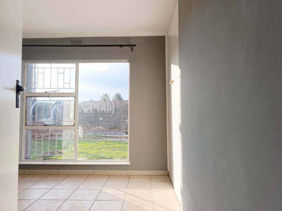 To Let 5 Bedroom Property for Rent in Mayberry Park Gauteng