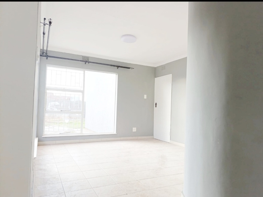 To Let 5 Bedroom Property for Rent in Mayberry Park Gauteng