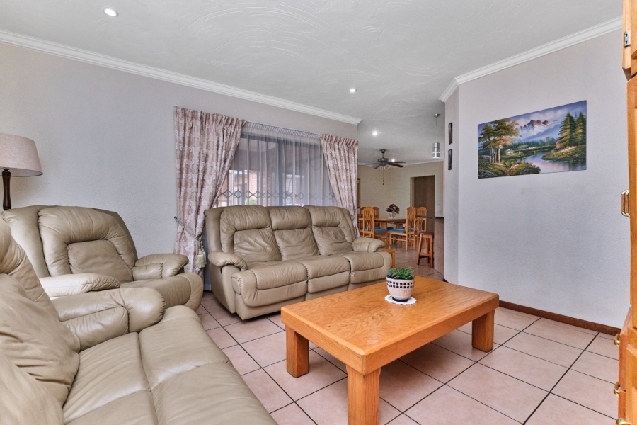3 Bedroom Property for Sale in Honeydew Manor Gauteng