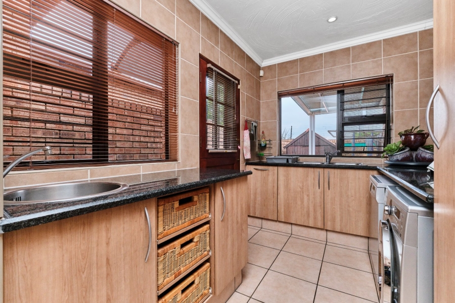 3 Bedroom Property for Sale in Honeydew Manor Gauteng