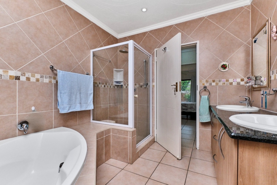 3 Bedroom Property for Sale in Honeydew Manor Gauteng