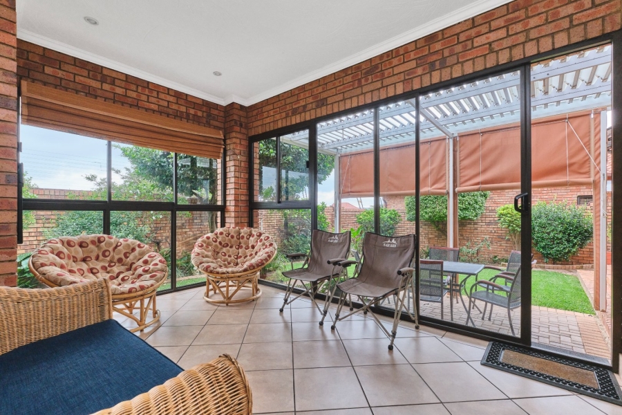 3 Bedroom Property for Sale in Honeydew Manor Gauteng