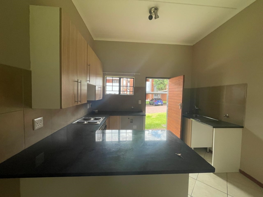 2 Bedroom Property for Sale in Noordwyk Gauteng